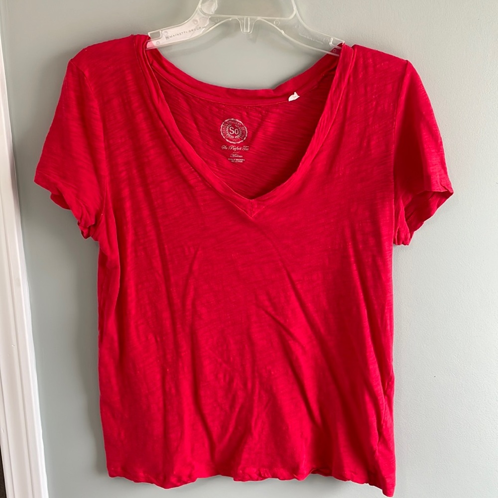 Red v-neck tee